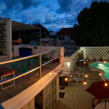 Moloch Hostel & Suites Cancún Exterior foto